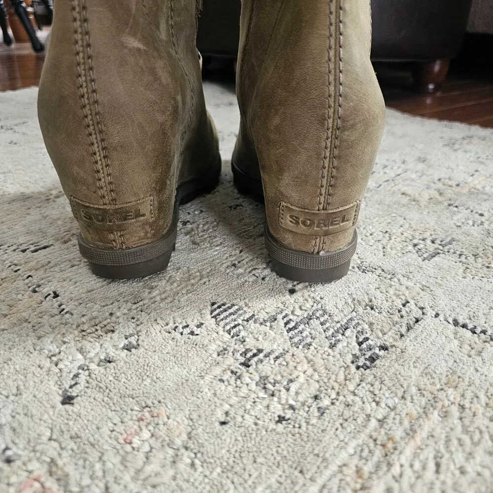 Sorel Joan of Arc Wedge Boots/Size 9/EUC - Picture 4 of 6